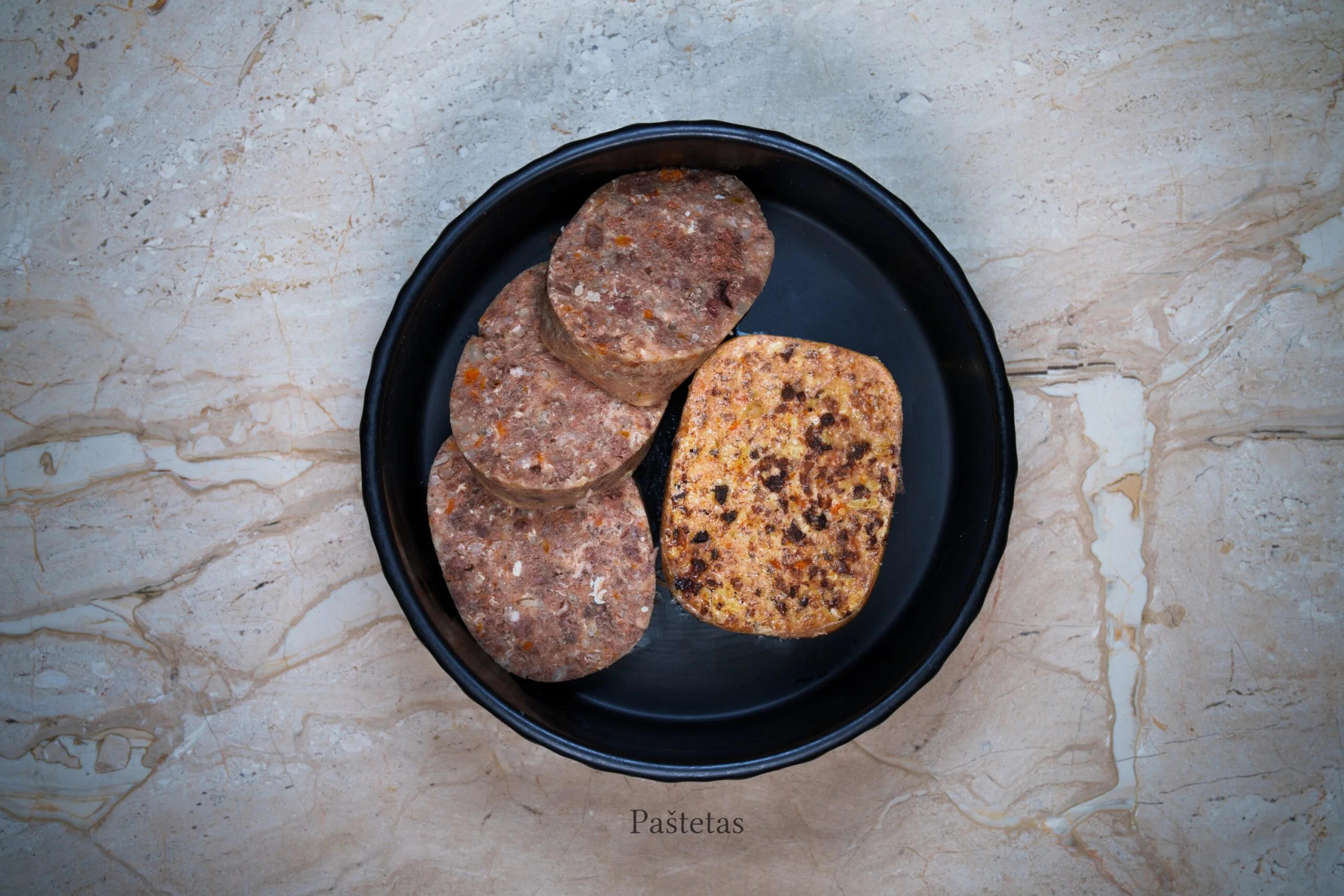 Pâté made from beef liver, meat, lungs and pork skins